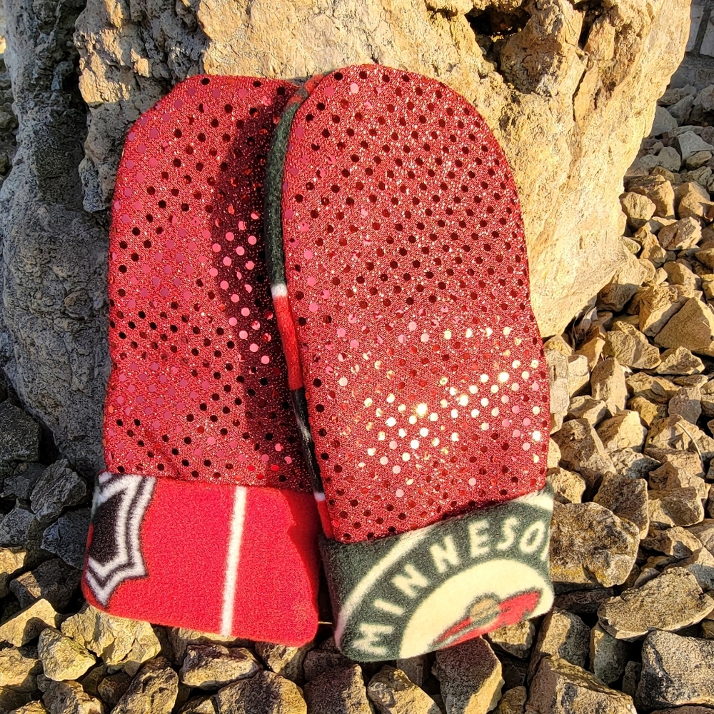 Minnesota Wild NHL Hockey Sparkle Sequin Winter Fleece Mittens